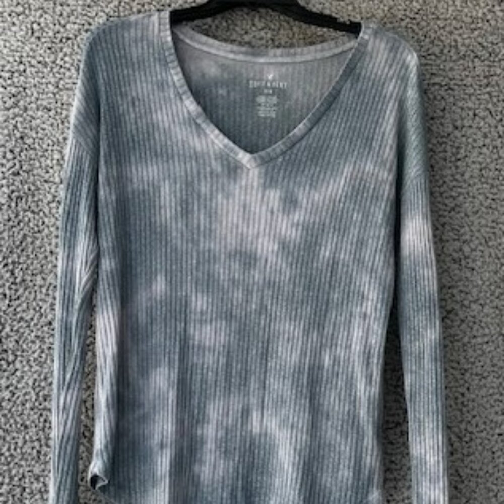 AMERICAN EAGLE Grey & Blue Ribbed V-neck Henley Style Top